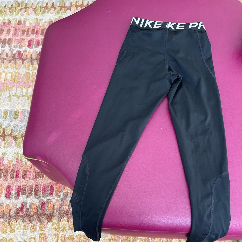 Black Nike pros - small